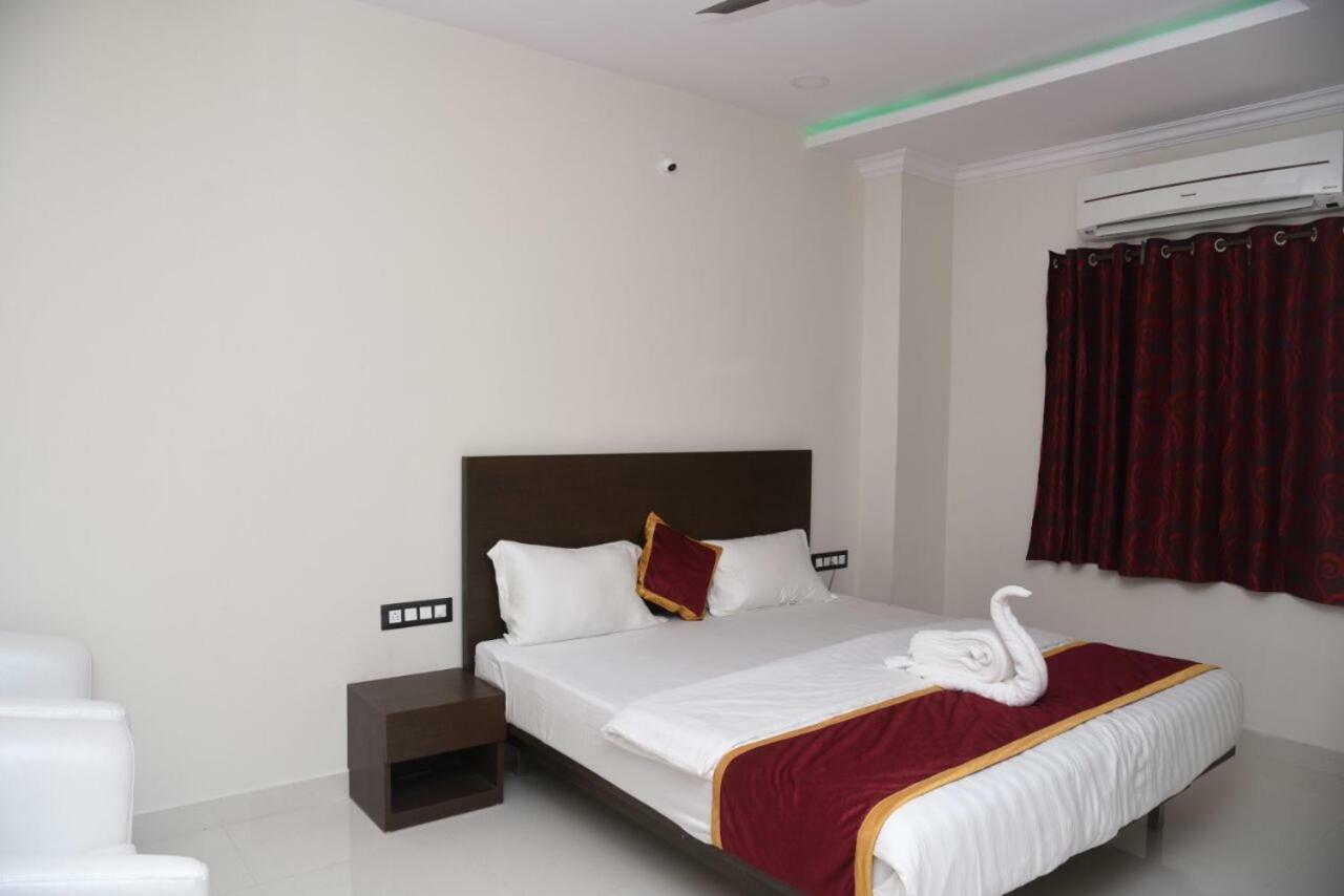 Hotel Grand Kubera Chikmagalūr 외부 사진