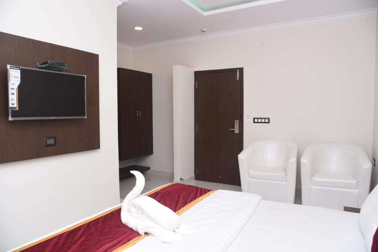 Hotel Grand Kubera Chikmagalūr 외부 사진