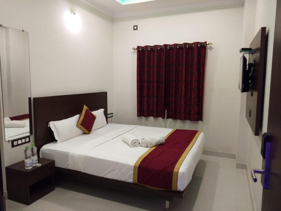 Hotel Grand Kubera Chikmagalūr 외부 사진